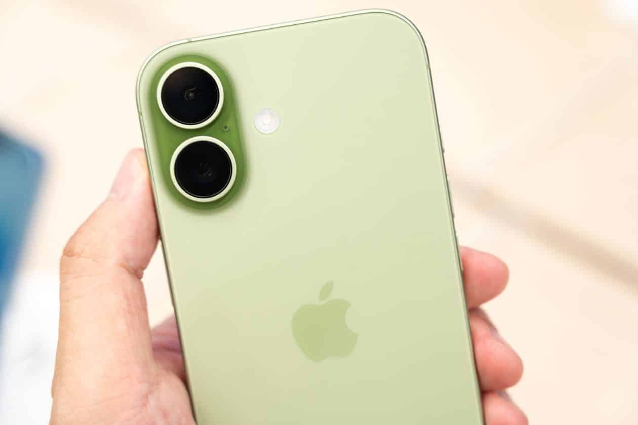 iPhone 17 vs. 17e: Análise de Valor e Posicionamento no Mercado