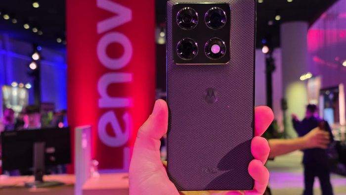 Razr Fold: Motorola Esmaga Concorrência em Câmeras Dobráveis, Diz DXOMark