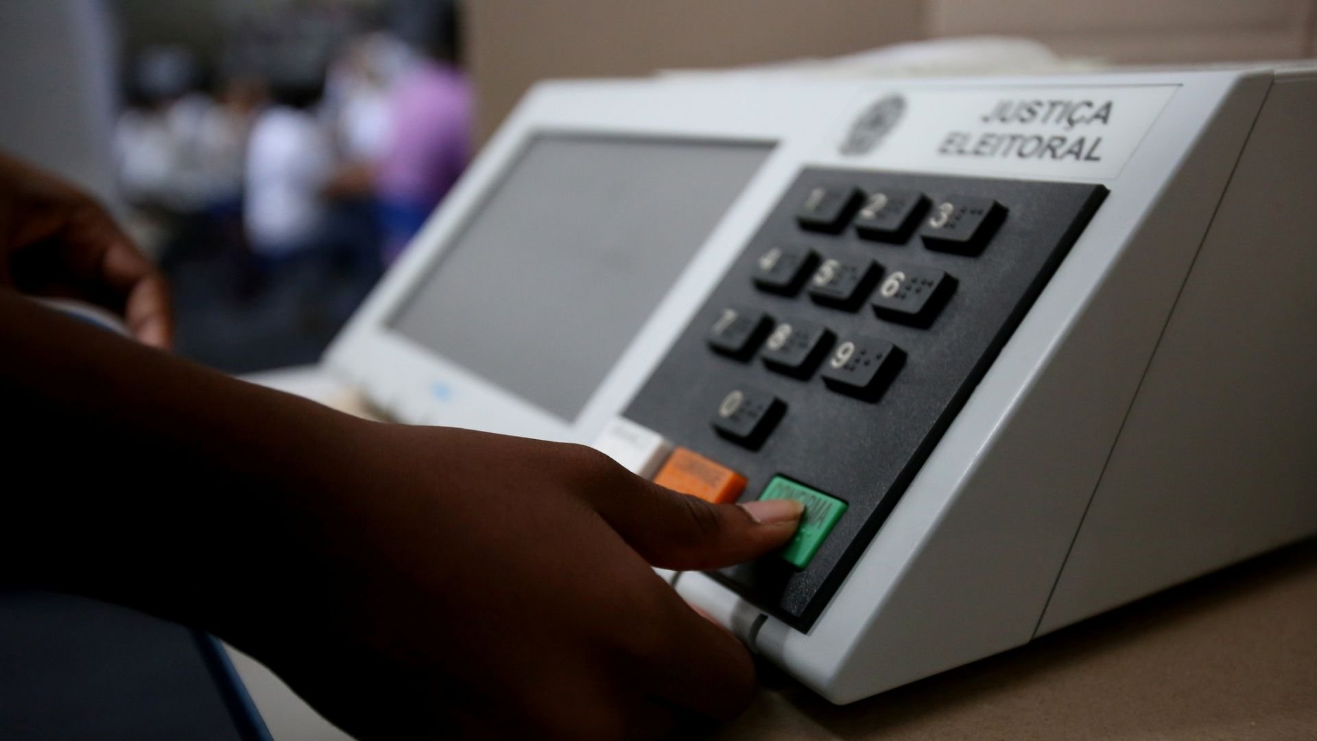 TSE Regula IA nas Eleições 2026: Impacto Estratégico para Campanhas
